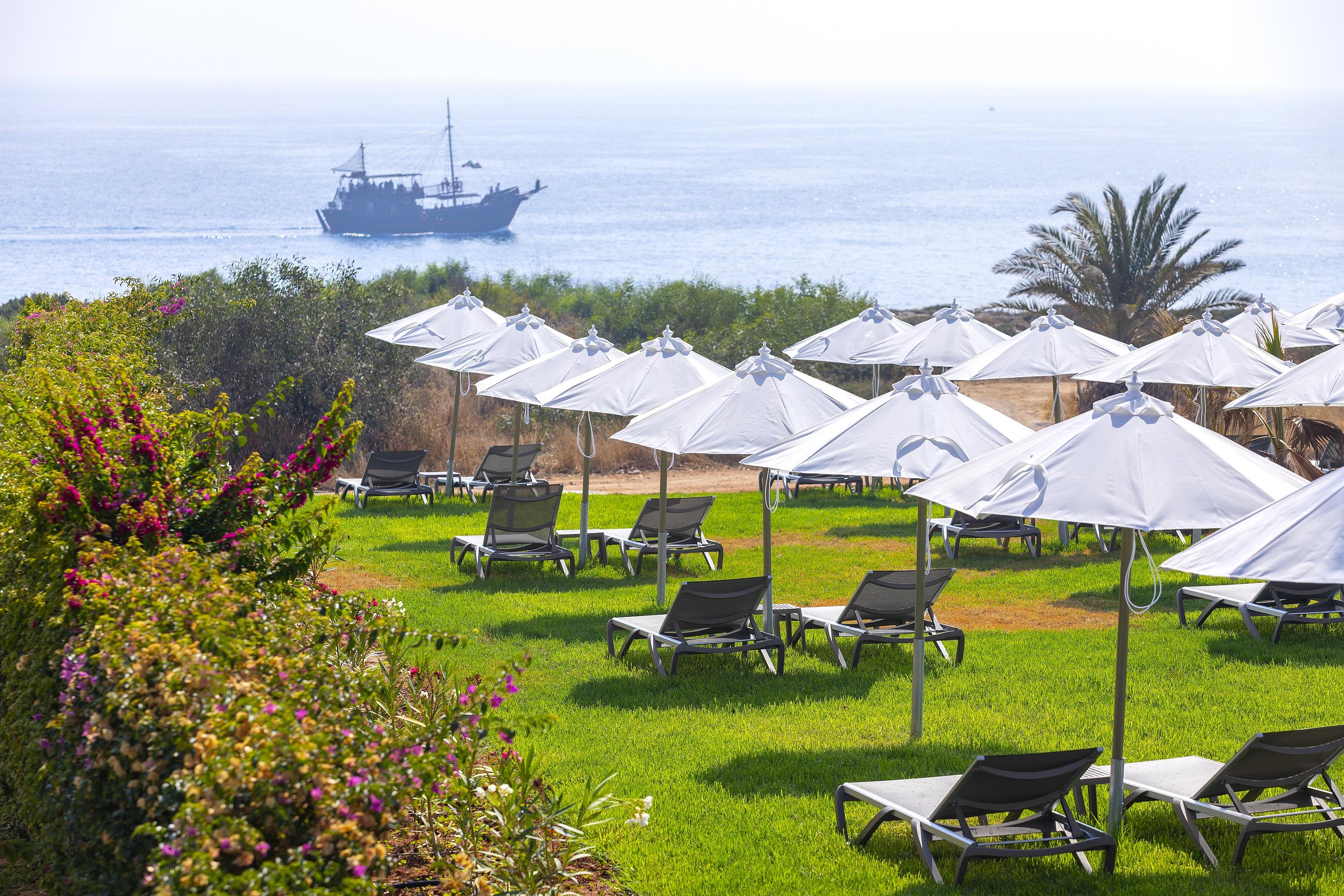 Leonardo Crystal Cove Hotel & Spa - Adults Only Protaras Exterior photo